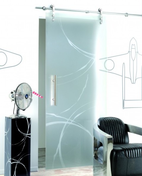 Un decoro esclusivo esaltato dalla tecnica della sabbiatura brillante su base satinata. Airport
